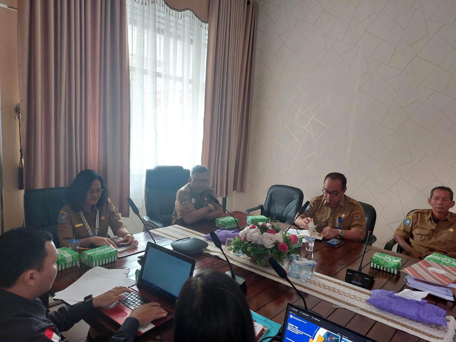 Kepala Badan Kesbangpol Prov. Kalteng Buka Rapat Optimalisasi Monitoring, Evaluasi dan Pelaporan Pelaksanaan Ketahanan Ekonomi, Sosial Budaya, Agama dan Ormas