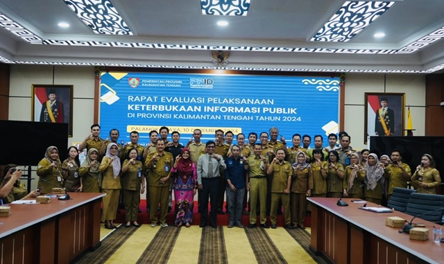 Kadiskominfosantik Prov. Kalteng Agus Siswadi Buka Rapat Evaluasi Pelaksanaan Keterbukaan Informasi Publik di Prov. Kalteng