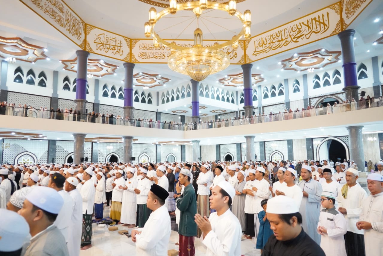 Sekda Nuryakin Hadiri Aruh Ganal Haul ke-19 Abah Guru Sekumpul dan Peringatan Isra Miraj Nabi Muhammad SAW 1445 H Sekaligus Doa Bersama