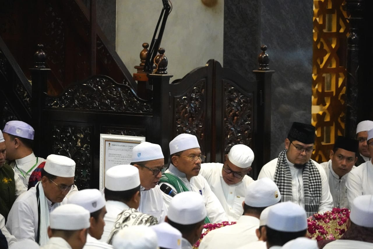 Sekda Nuryakin Hadiri Aruh Ganal Haul ke-19 Abah Guru Sekumpul dan Peringatan Isra Miraj Nabi Muhammad SAW 1445 H Sekaligus Doa Bersama