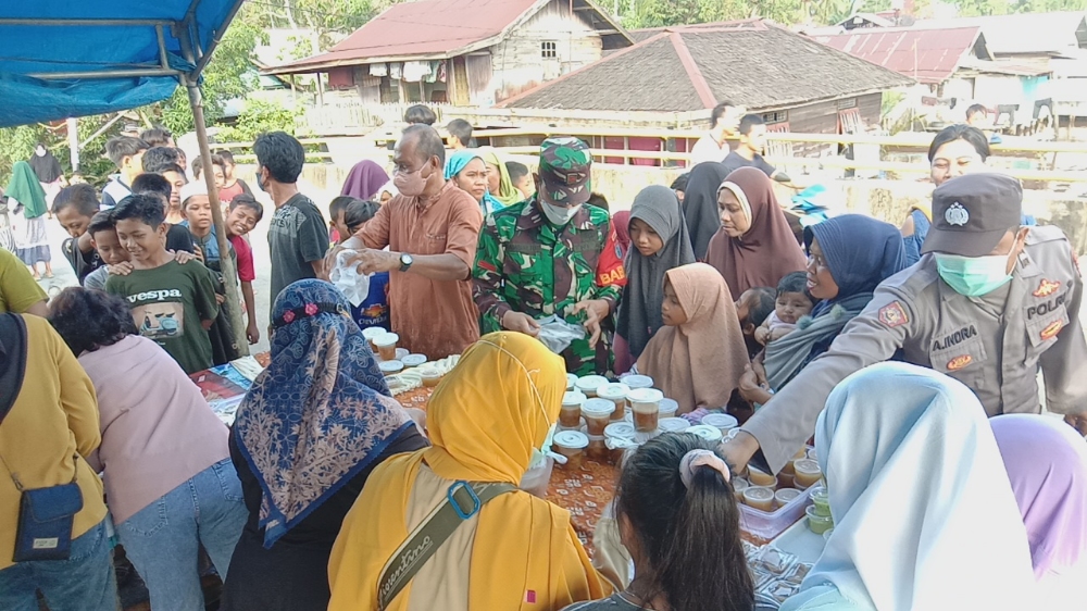 TP PKK, DWP Dan UPT Puskesmas Berbagi Takjil