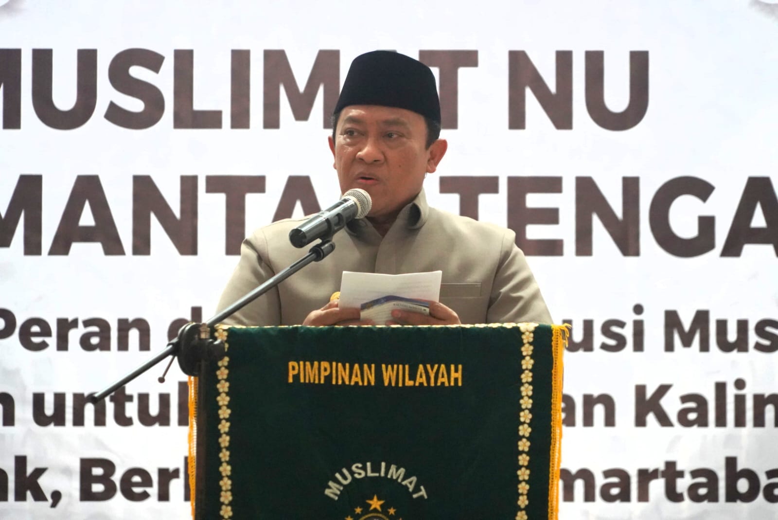 Gubernur Jatim Tutup Konferensi Wilayah Muslimat Nahdlatul Ulama Kalteng