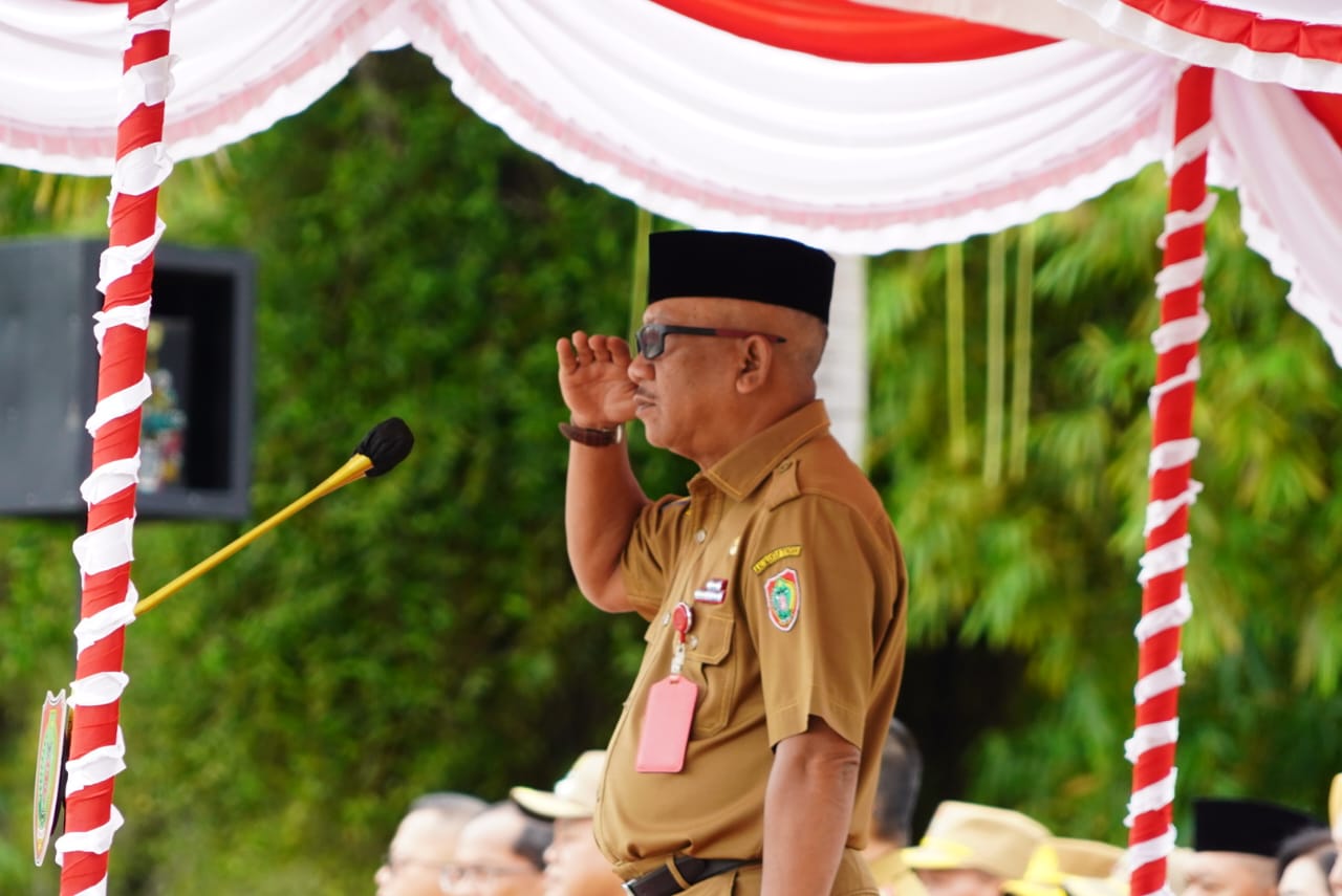 Plt Sekda Prov Kalteng M Katma F Dirun Sebagai Inspektur Upacara