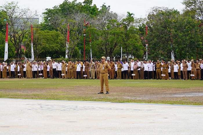 Plt Sekda Prov Kalteng M Katma F Dirun Sebagai Inspektur Upacara